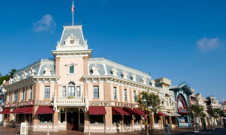 8 Reasons Why You Have to Visit EVERY Disney Main Street